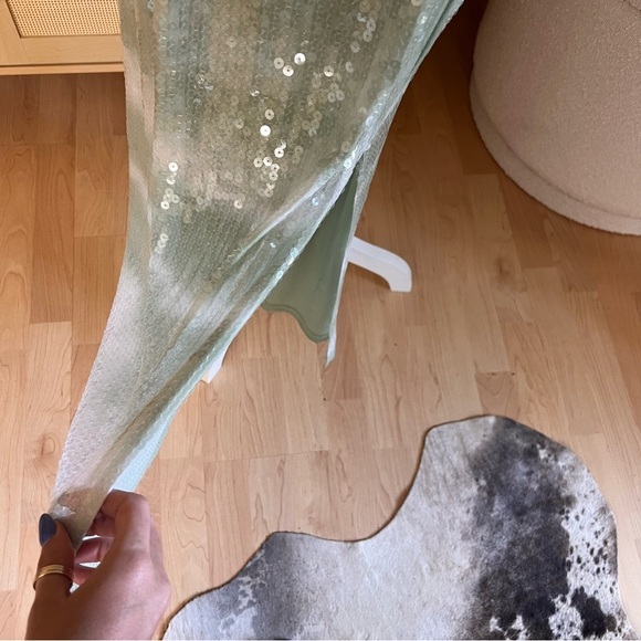 CAROLINE CONSTAS NWT Mint Green Ombre Sequin V-Neck Sleeveless Midi Dress Size M - Picture 6 of 12